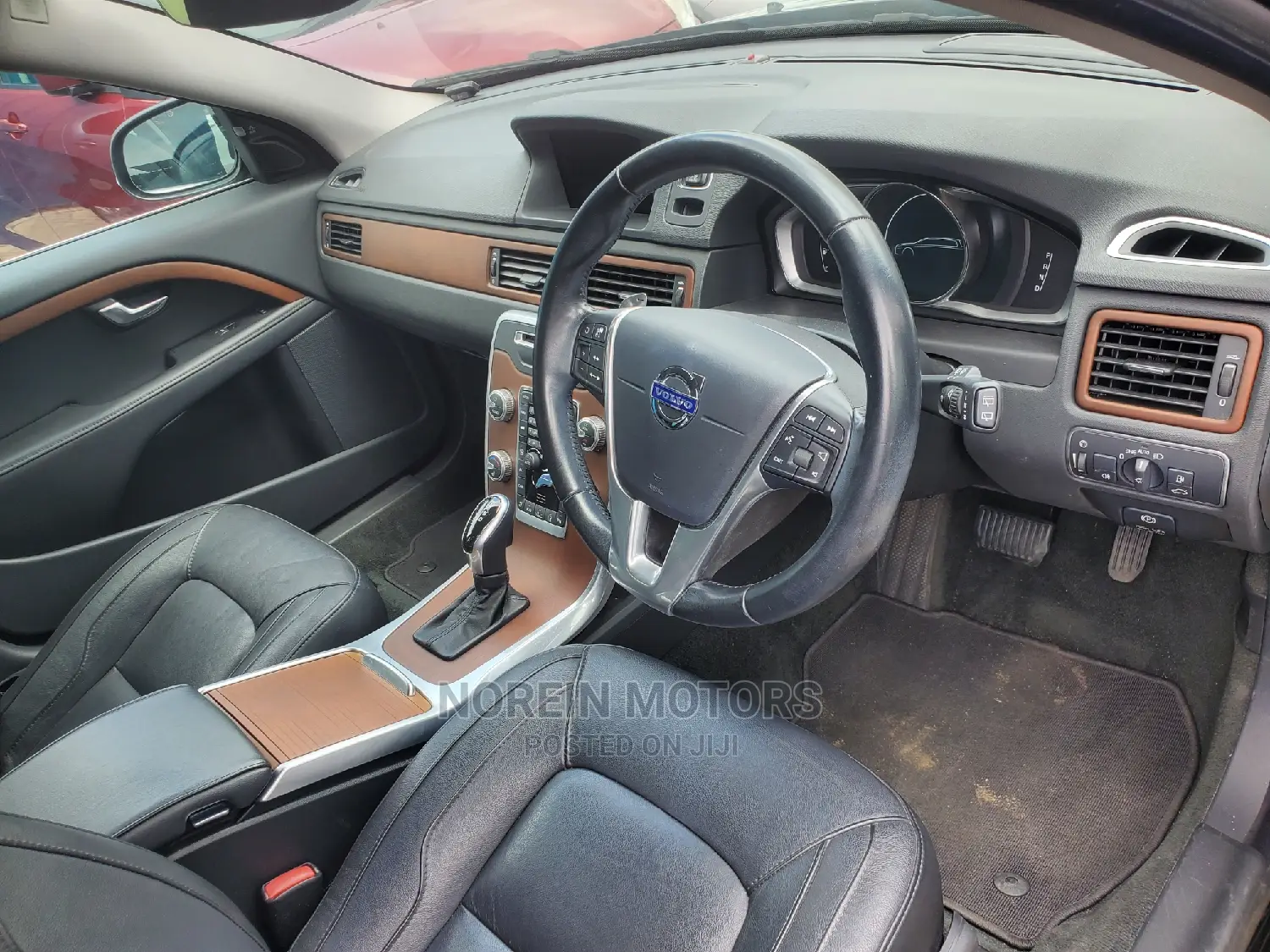 Volvo V70 2015 Matt Black