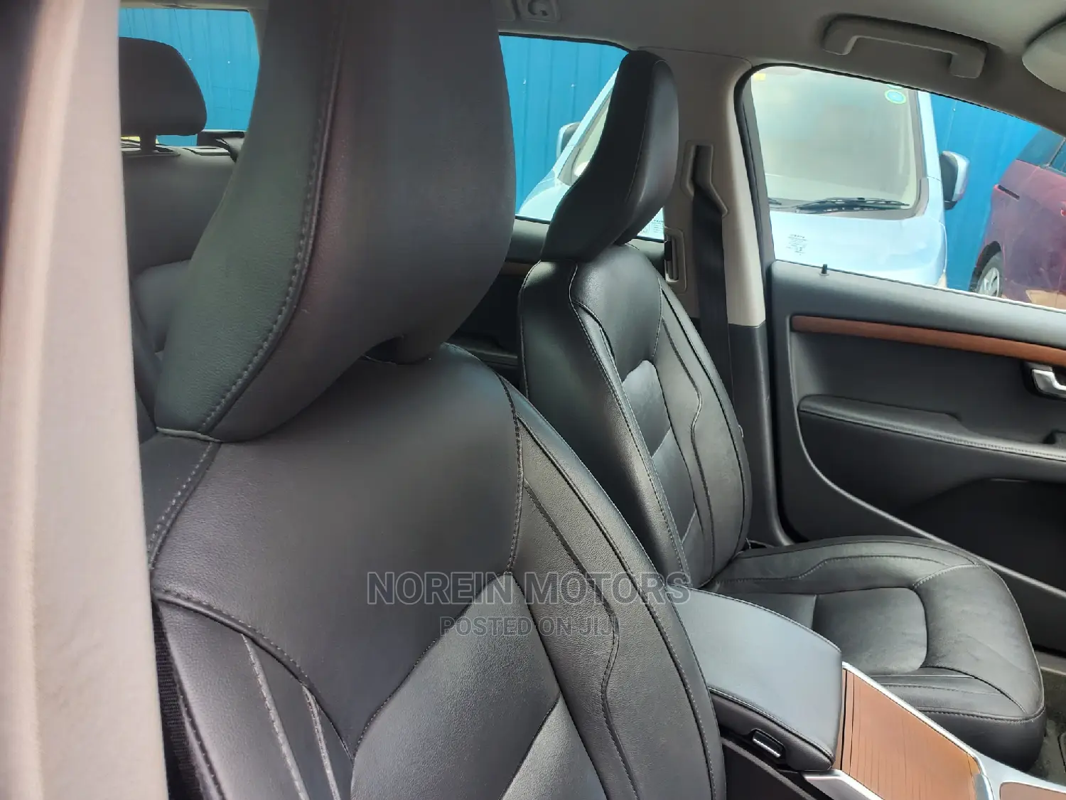 Volvo V70 2015 Matt Black