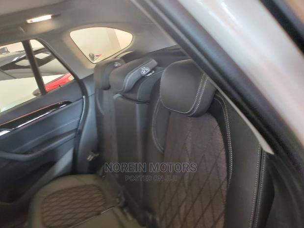 BMW X1 2017 Off White - thumbnail 9