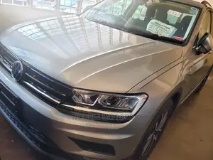 2017 Volkswagen Tiguan Silver Edition - Spacious and Stylish SUV