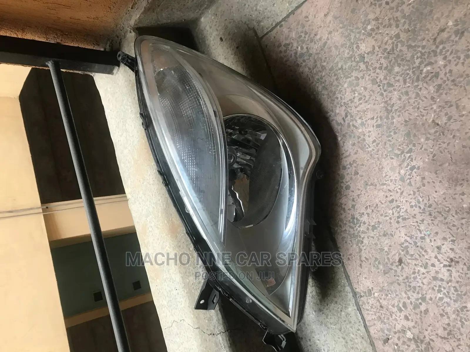 Suzuki Solio 2011 Non Xenon Headlight