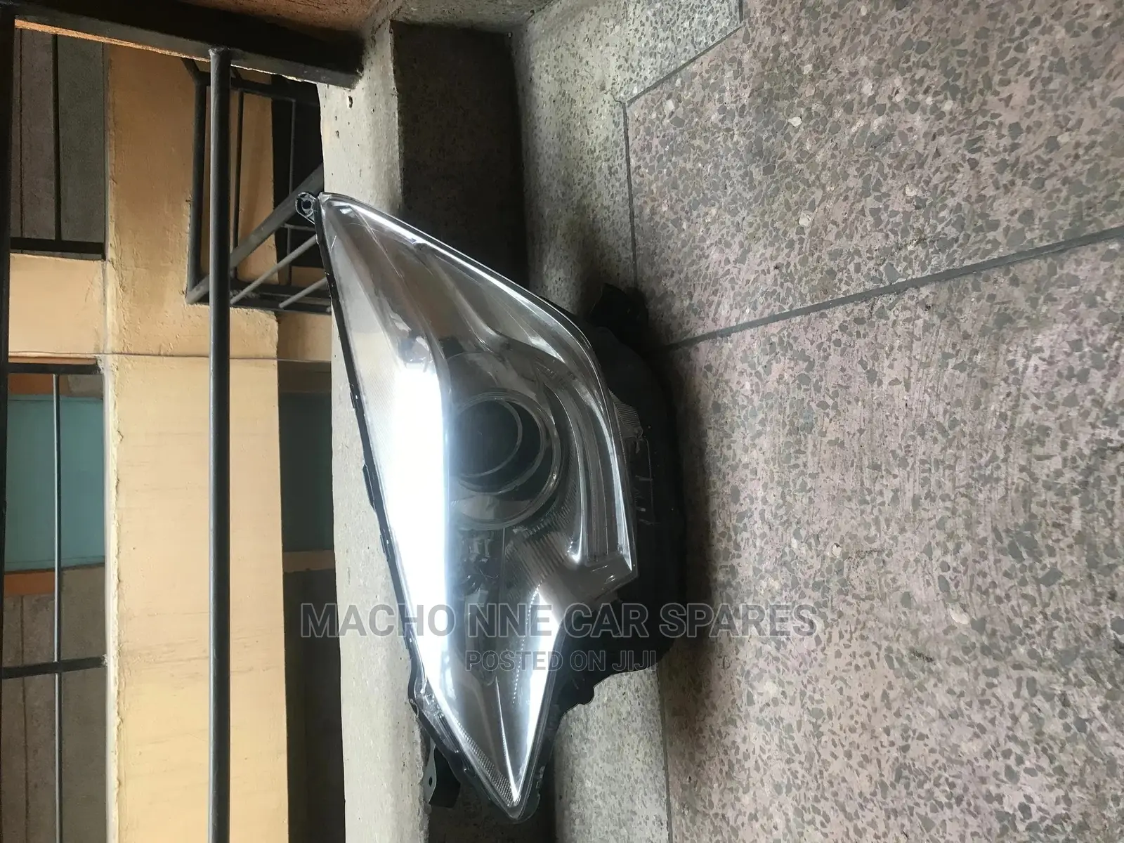 Toyota Ractis 2015 Xenon Headlight