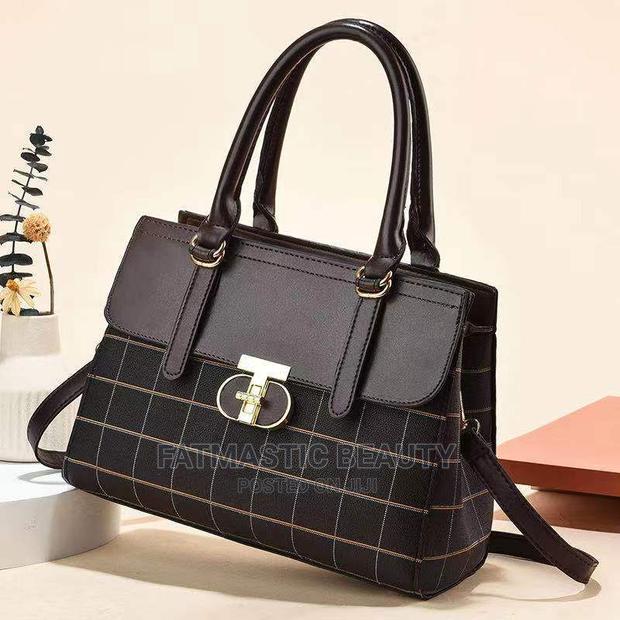 Classy Handbag - thumbnail 2