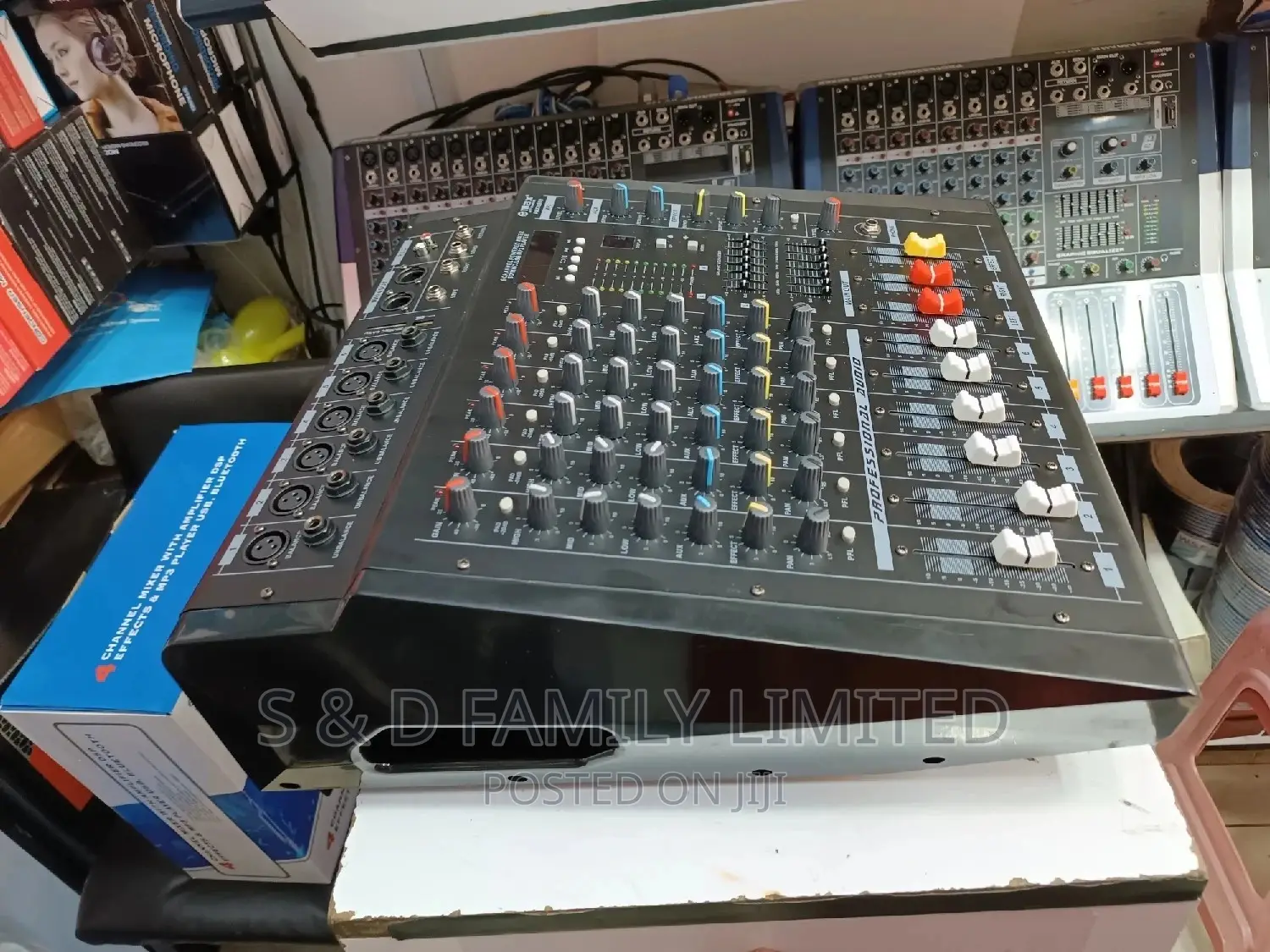 Omax 6 Channels Proffessional Powered Mixer