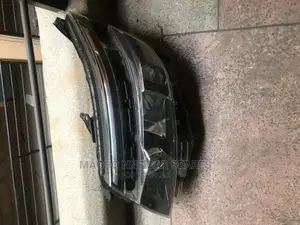 Toyota Voxy 2014 Xenon Headlight