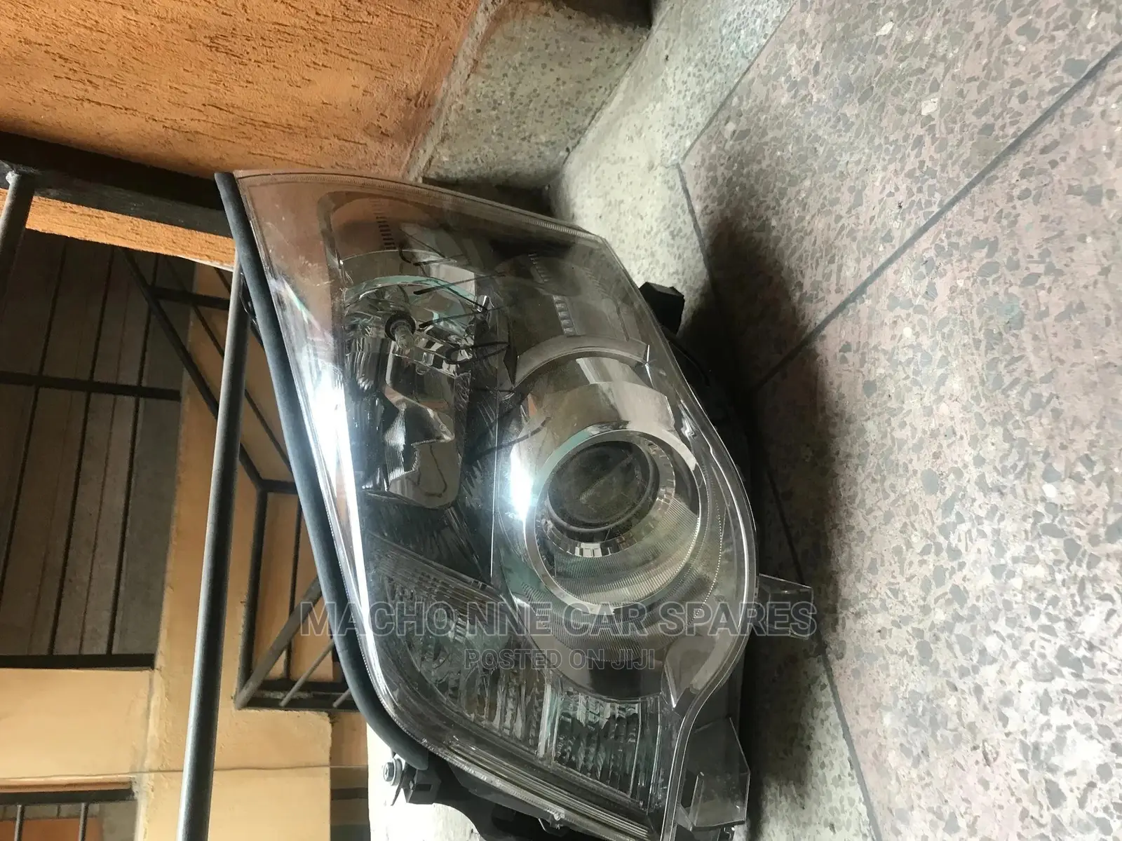 Toyota Noah 2012 Xenon Headlight