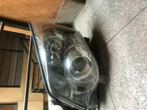 Toyota Noah 2012 Xenon Headlight