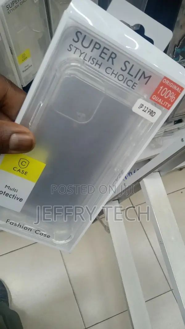 iPhone 12/12 Pro Clear Shockproof Phone Case Cover