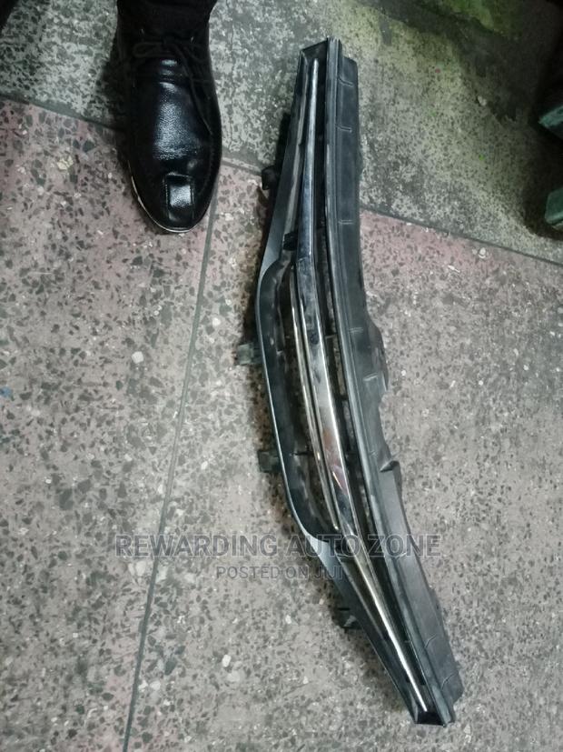 Toyota Wish 2015 Center Grille