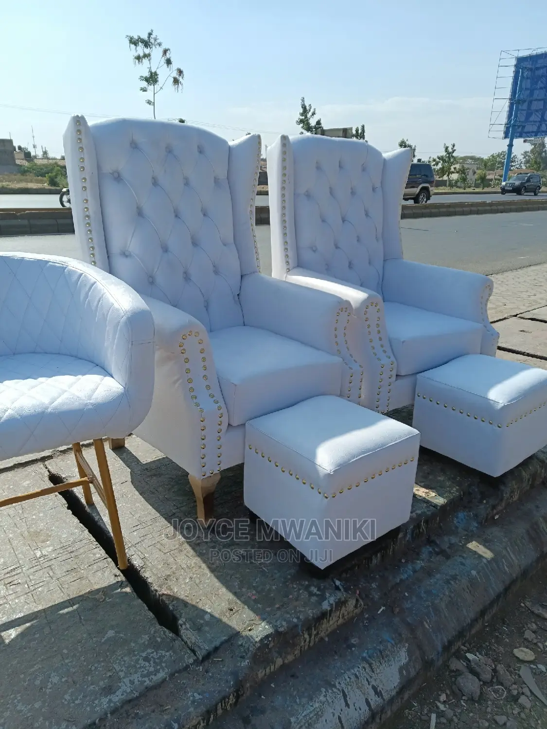 King Chairs 2 and 2 Stools, Snow White in Colour.