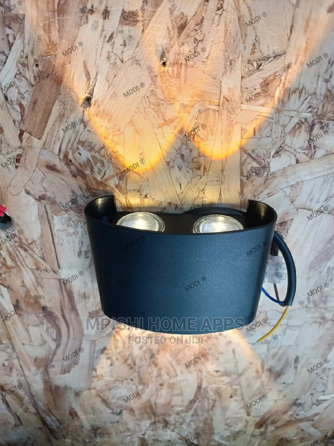 Up and Down Wall Light 4×2W