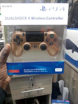 Dualshock 4 Wireless Controller - thumbnail 2