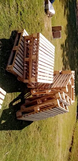 Palletes, Tents, Lanterns, Picnic Mats and Pillows for Hire