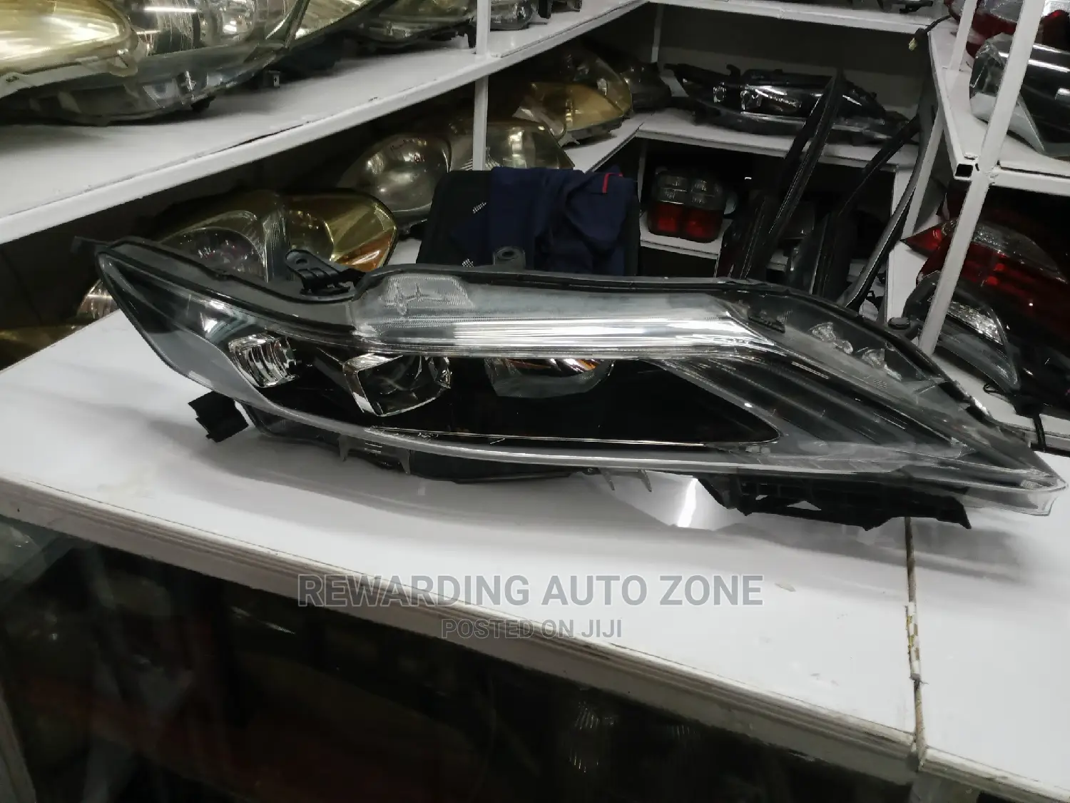 Harrier 2015 Headlight Xenon