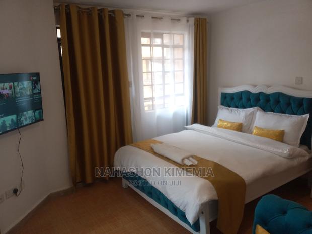 Stylish Airbnb Studio Roysambu Thika Road - thumbnail 5