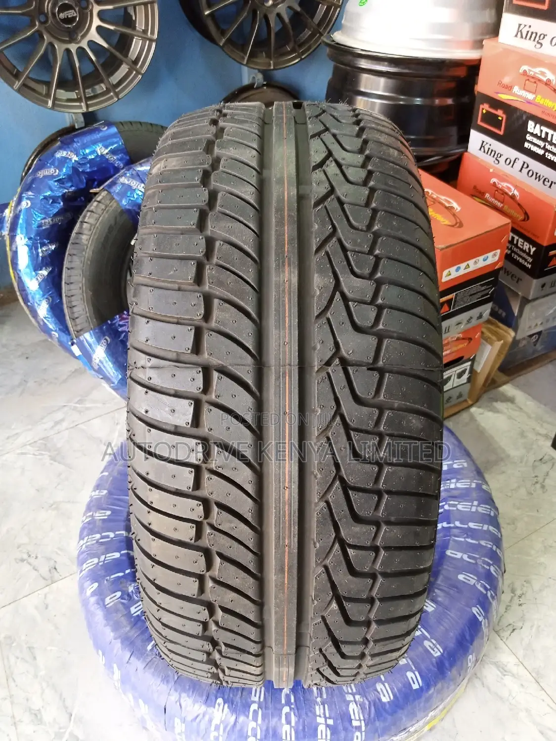 275/45r19 Accelera Tyre