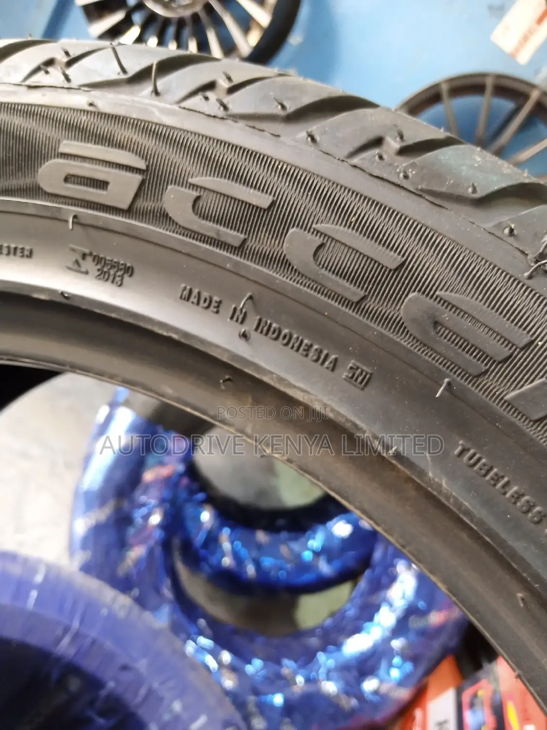 275/45r19 Accelera Tyre