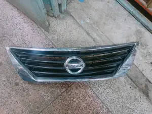 Nissan Latio Grill