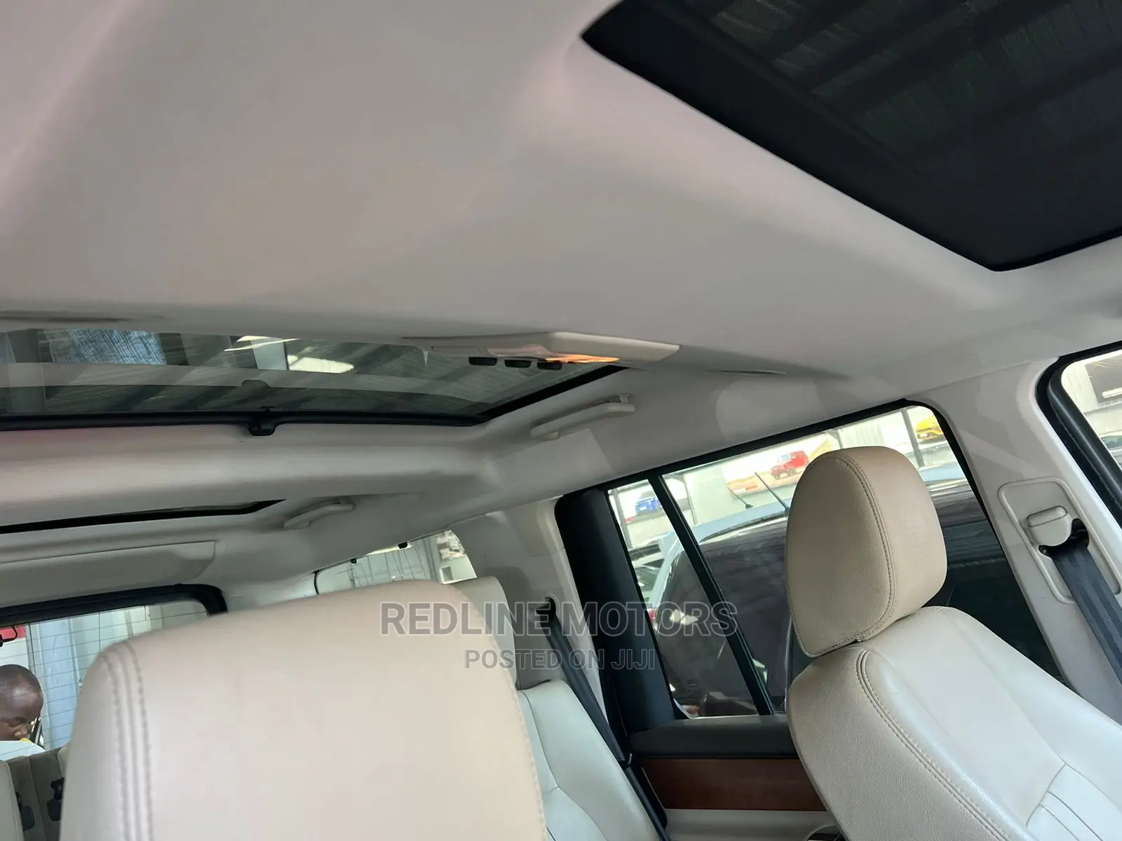 Land Rover Discovery 2016 Gold