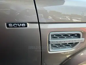 Land Rover Discovery 2016 Gold