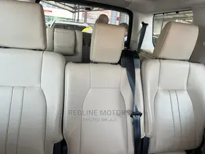 Land Rover Discovery 2016 Gold