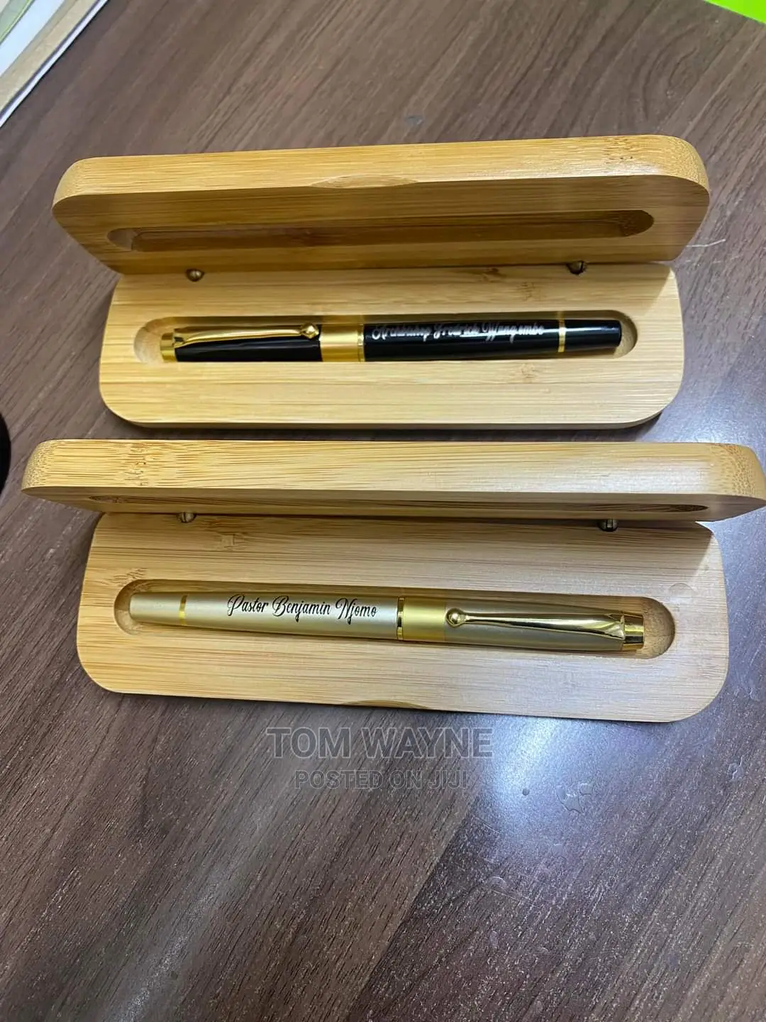 Executive Pens With Wooden Pens Casing