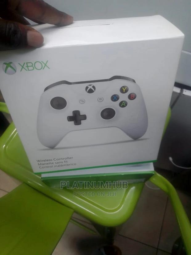 X Box One Wireless Controller - main view