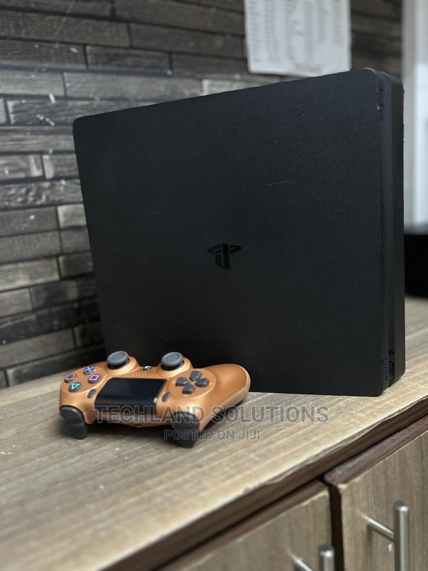 Home Used Ps4 Slim - thumbnail 4