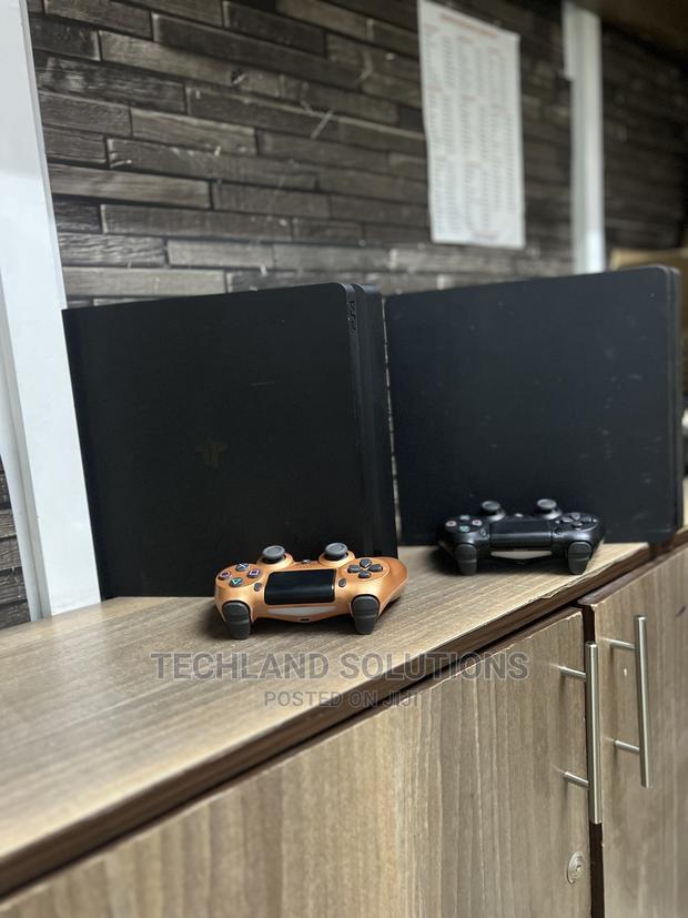 Home Used Ps4 Slim - main view