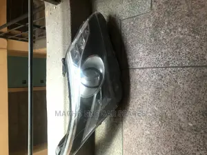 Toyota Avensis 2015 Xenon Headlight(Black)