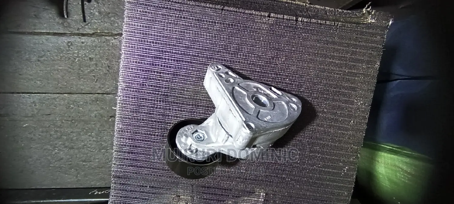 Honda CRV Engine Tensioner