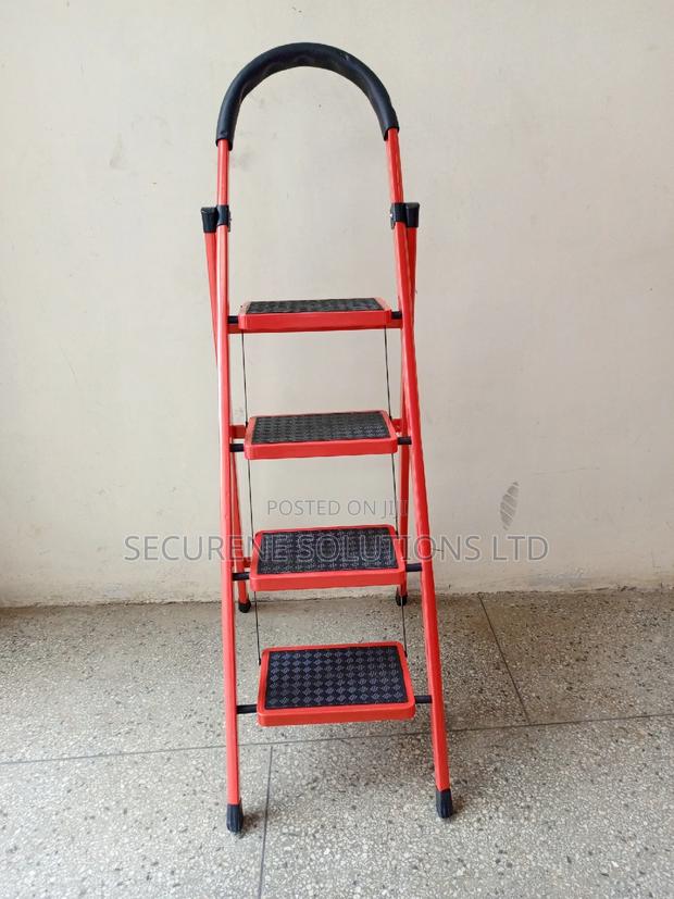 4 Steps Steel a Type Ladder Wide Steps - thumbnail 4