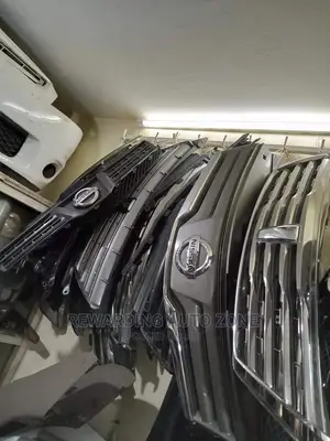 Nissan Tiida 2009 Grille