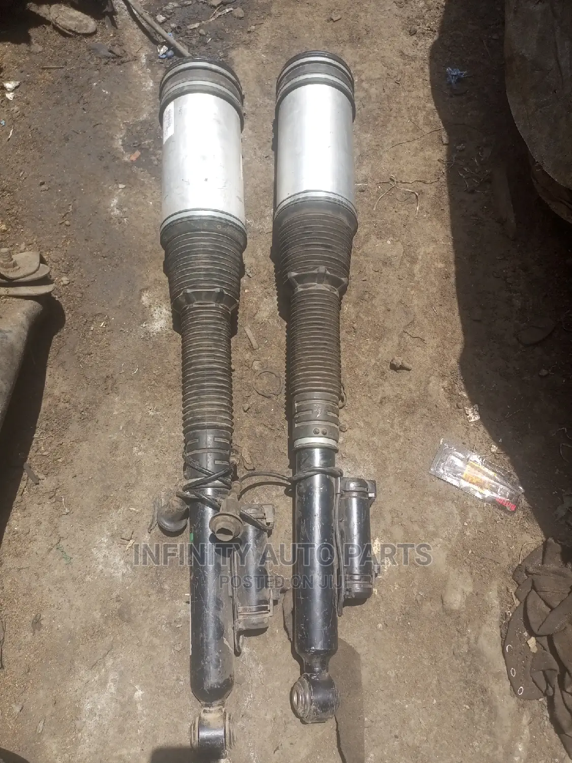 Mercedes Benz W221 S 350 Shocks