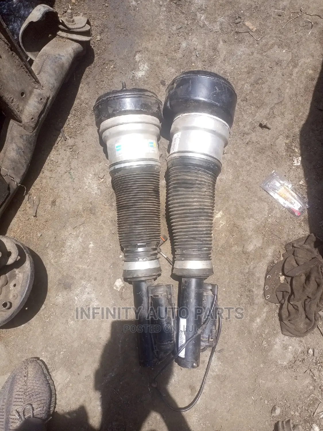 Mercedes Benz W221 S 350 Shocks