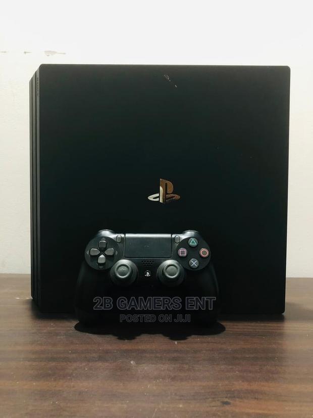 Ps4 Pro, 1 Free Cd - thumbnail 3