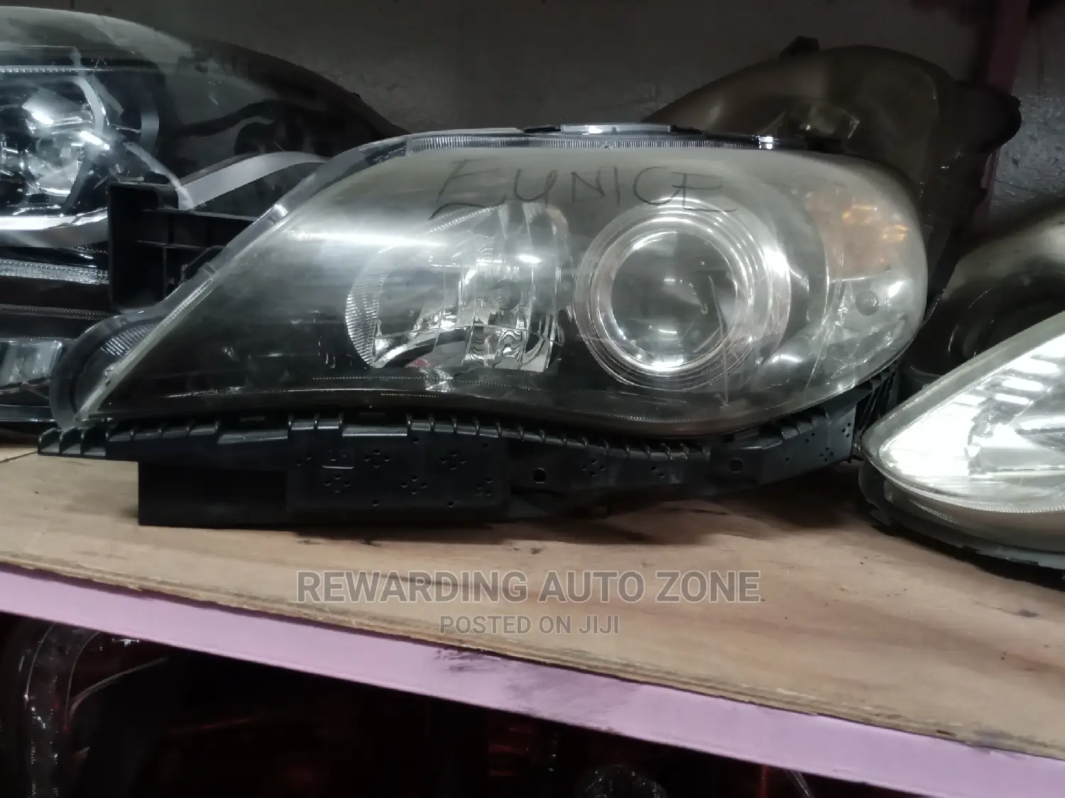 Gh2 Non Xenon RHS Headlight.