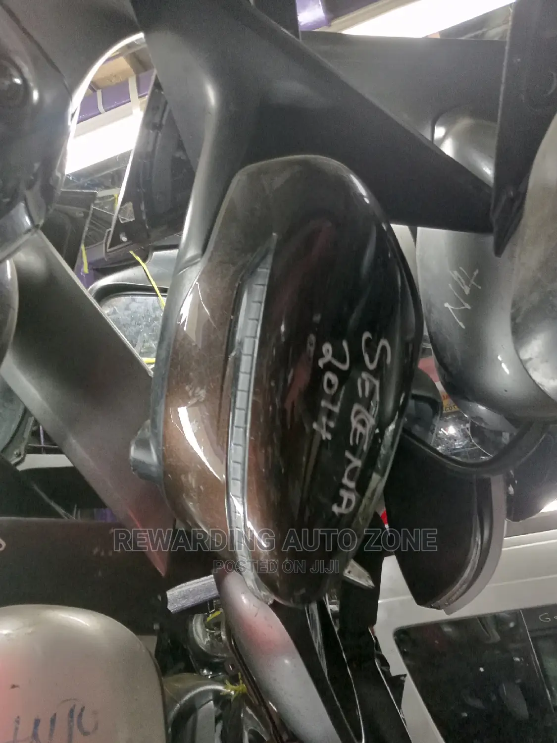 Serena New Model Side Mirror.