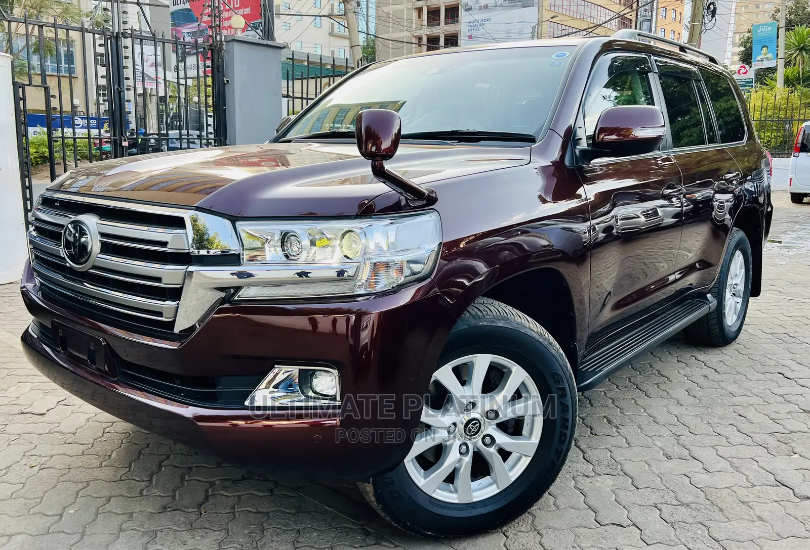 Toyota Land Cruiser 4.6 V8 ZX 2017 Brown