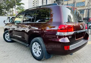 Toyota Land Cruiser 4.6 V8 ZX 2017 Brown