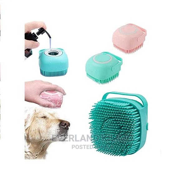 Pet Shampoo Brush - main view