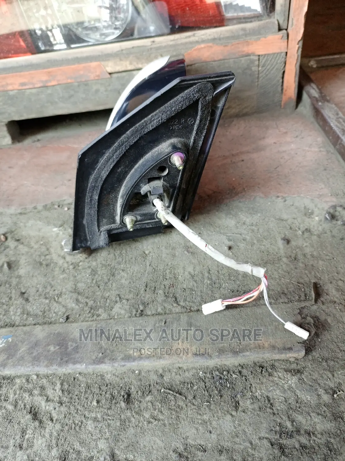 Premio 240 RHS Sidemirror