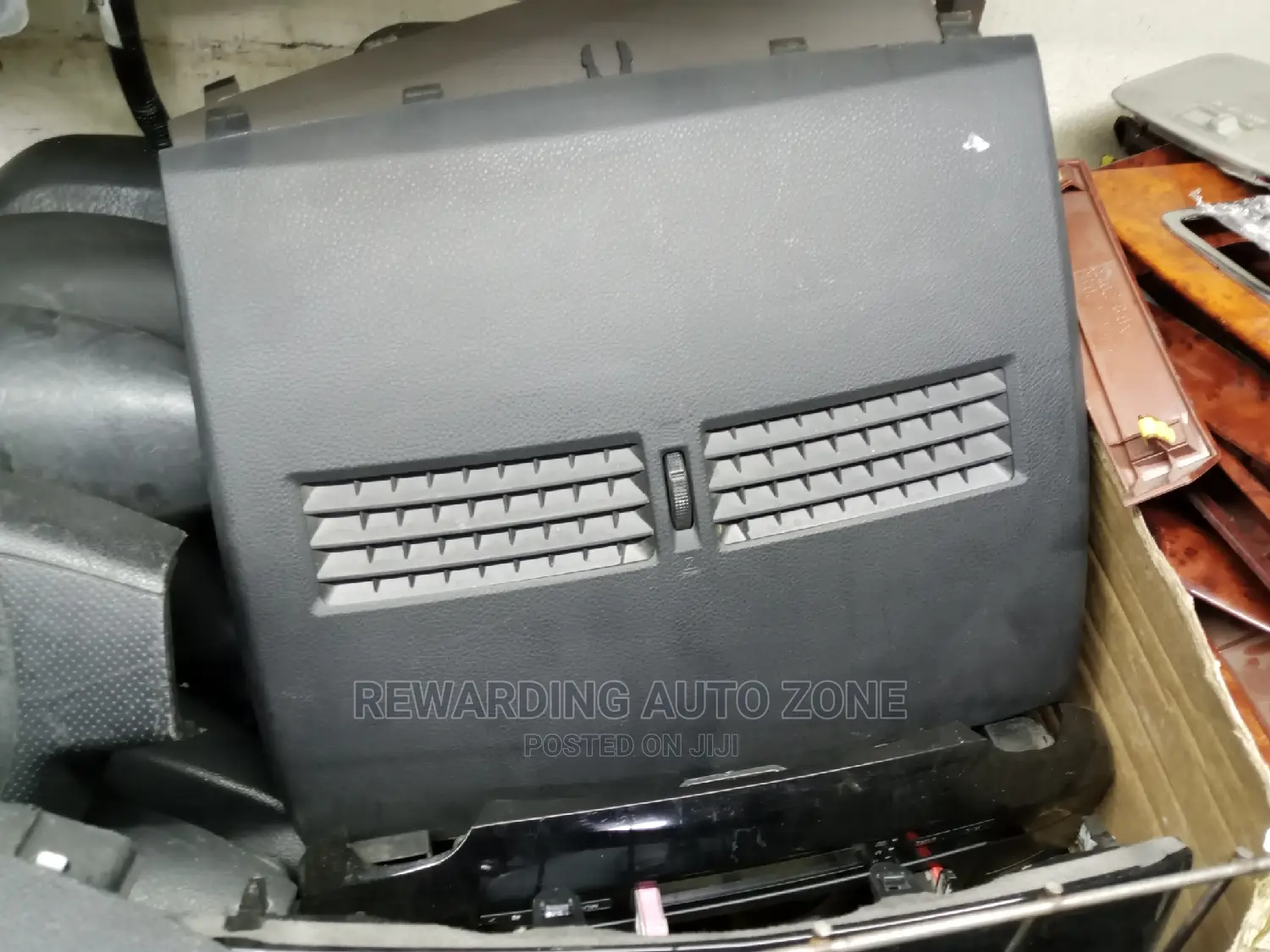 Nissan Tiida 2009 Dushbord Cover.