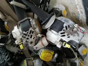 Land Cluiser V8 Seat Belts.