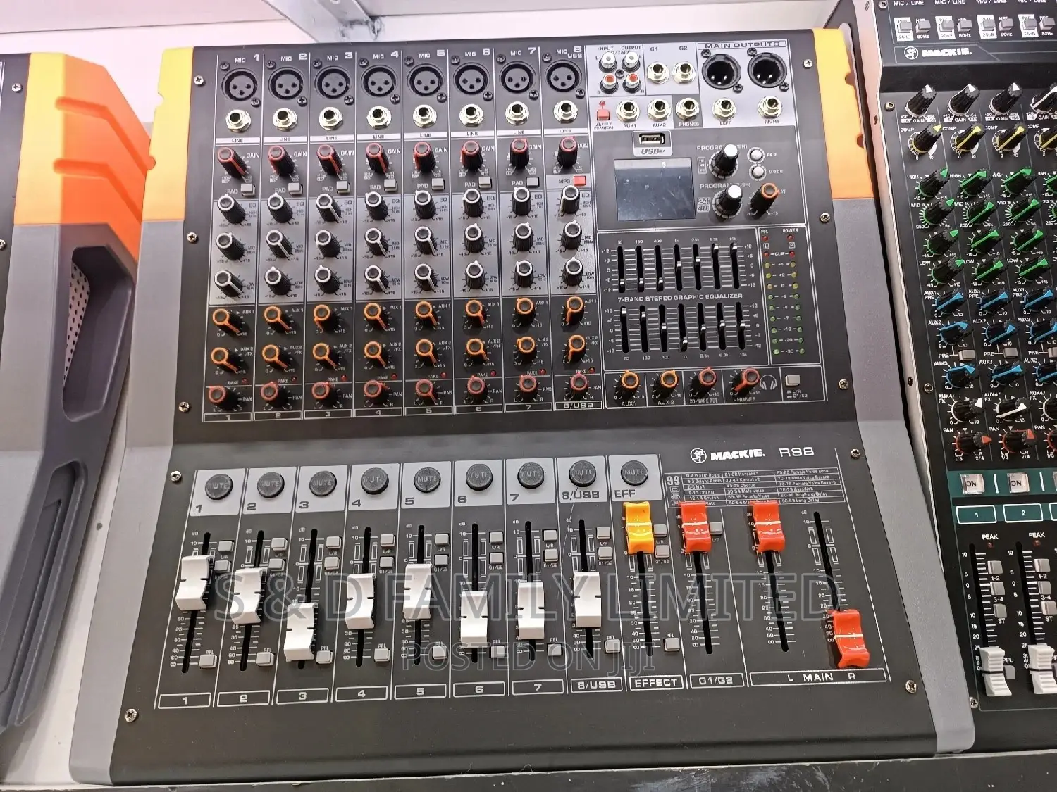 Mackie RS 8 Channels Powered Mixer