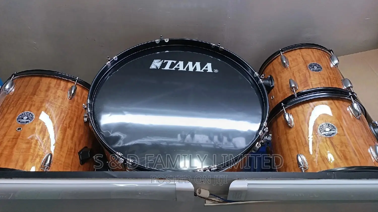 Tama 2 Cymbals Drumset