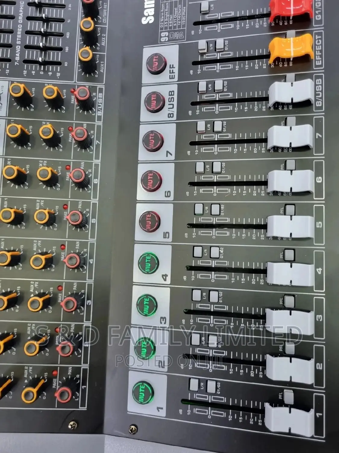 Samik SA-8 Powered Professional Mixer