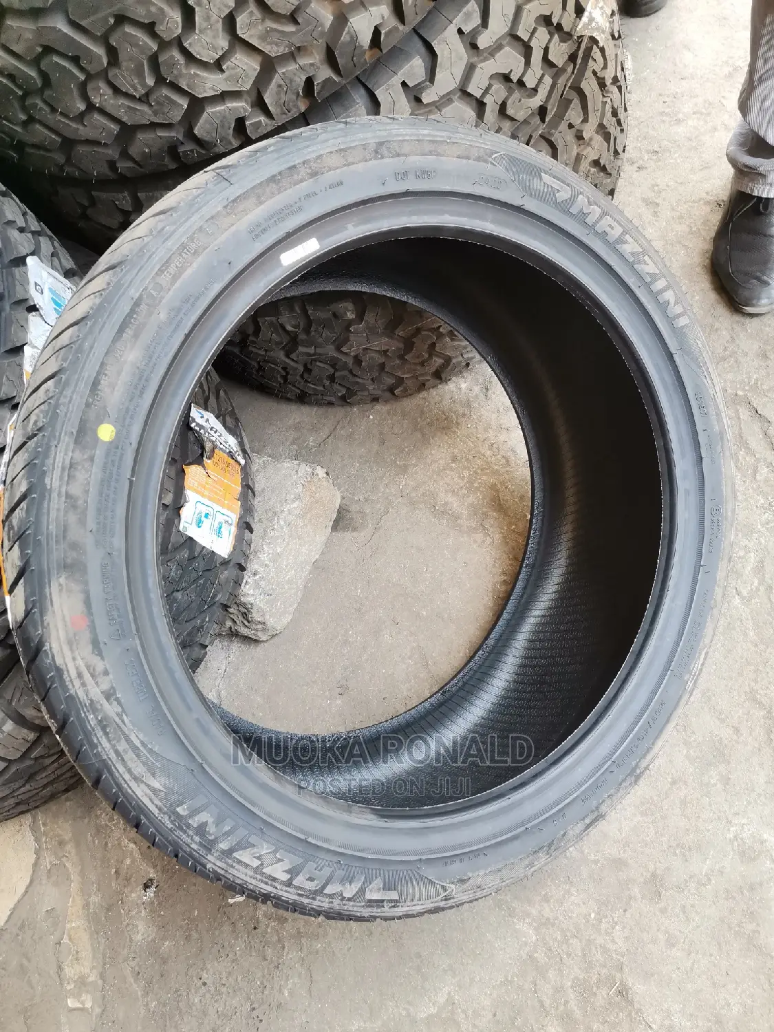 255/40r19 Mazzin Tyre
