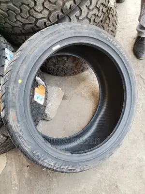 255/40r19 Mazzin Tyre