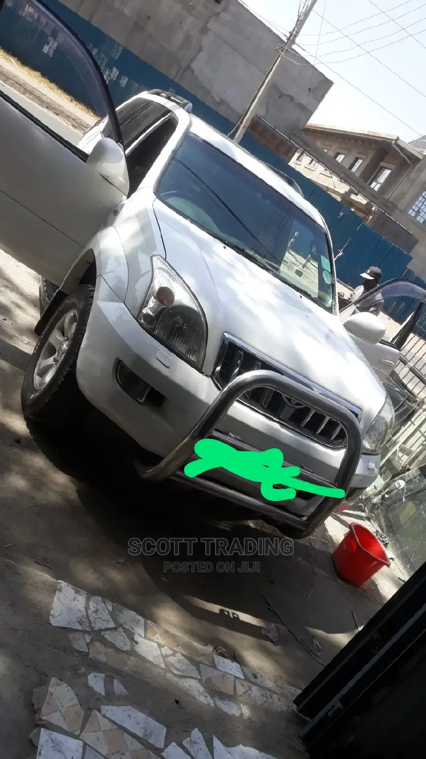 Prado 120 Front Windscreen